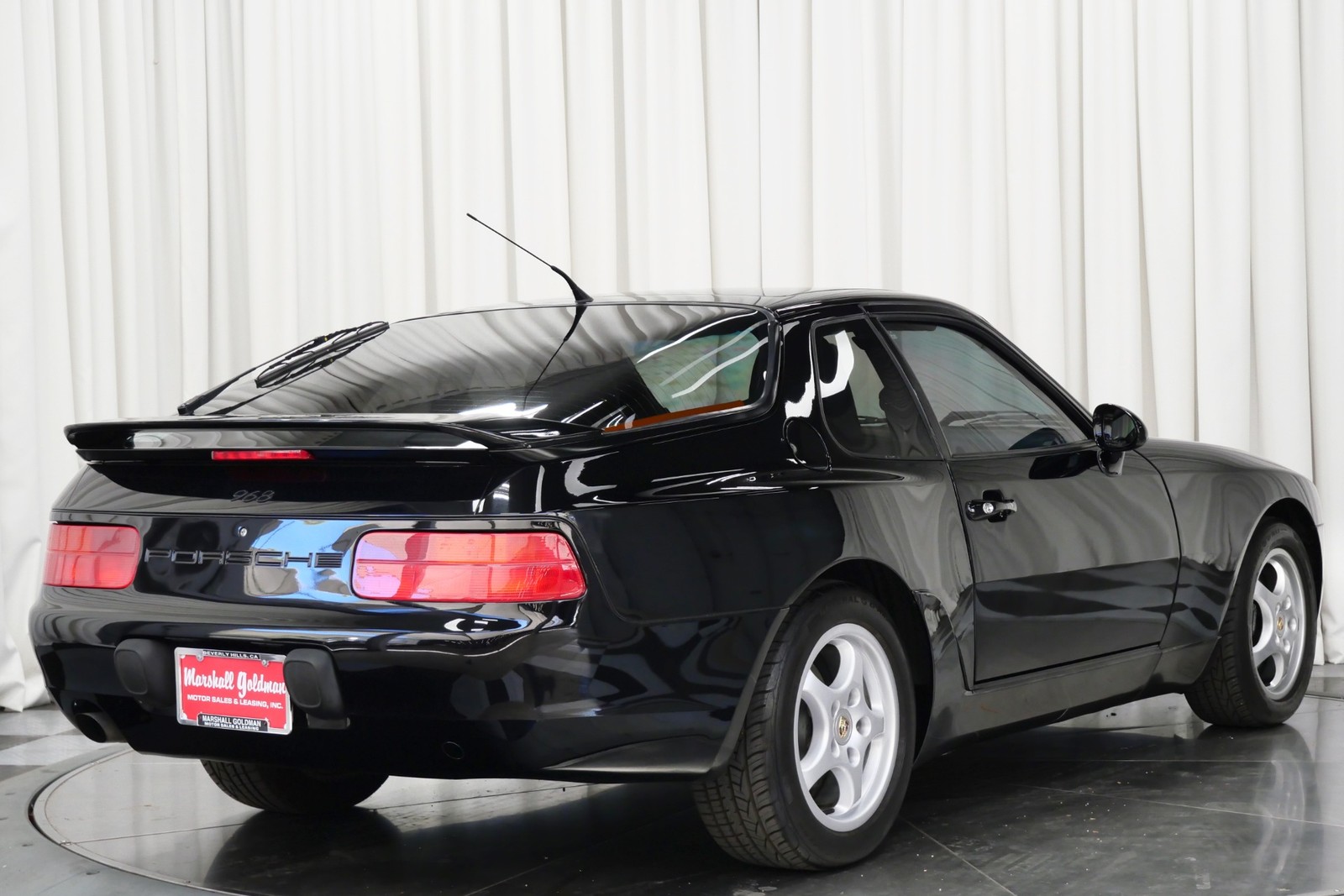 Porsche-968-1995-Coupe-7