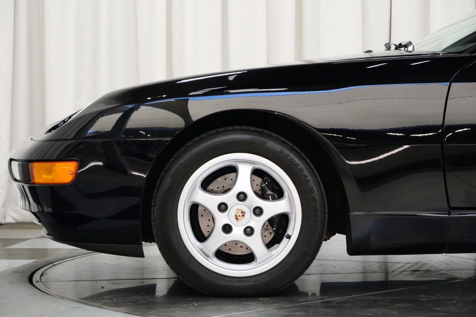 Porsche-968-1995-Coupe-8