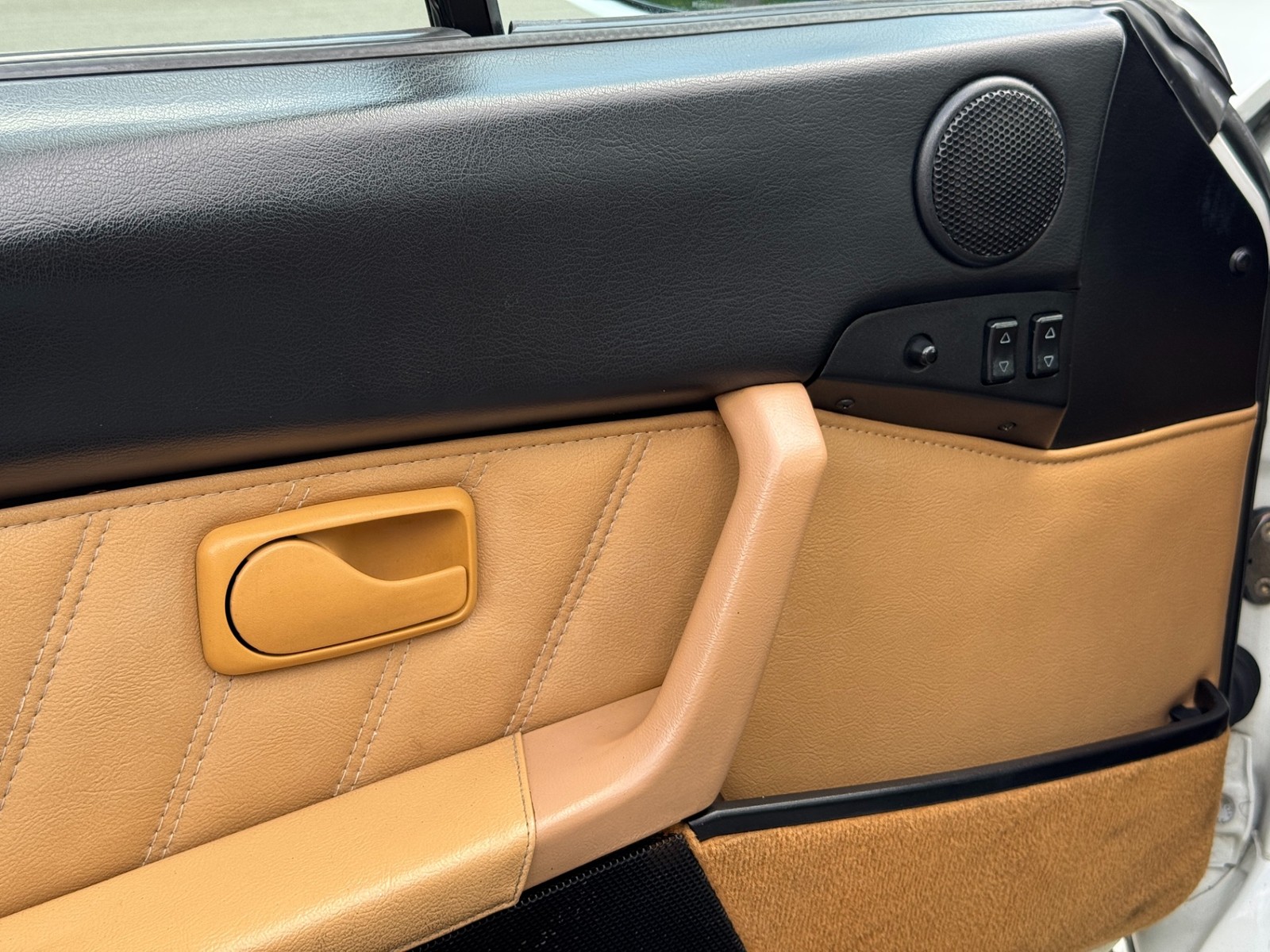 Porsche-968-Convertible-1993-Convertible-19