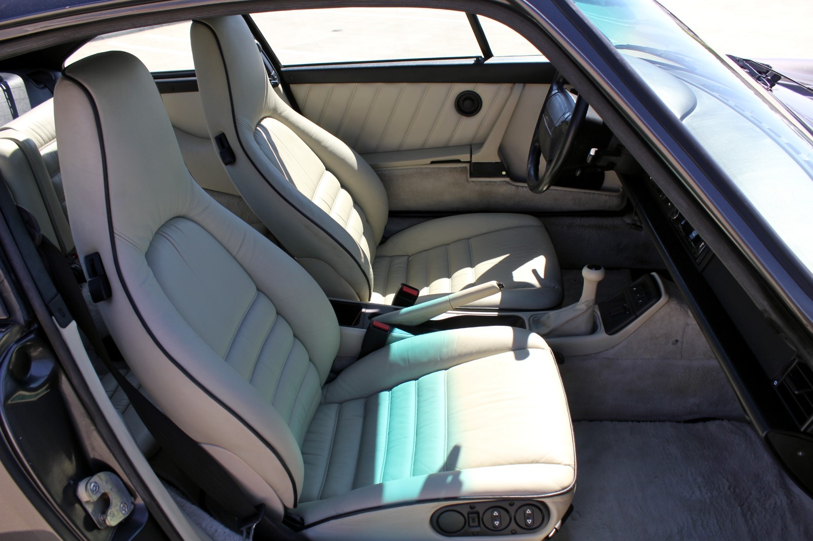 Porsche-Carrera-2-964-Manual-Coupe-1991-Coupe-16