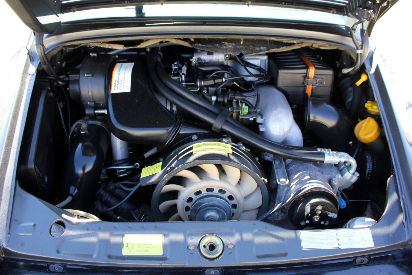 Porsche-Carrera-2-964-Manual-Coupe-1991-Coupe-21