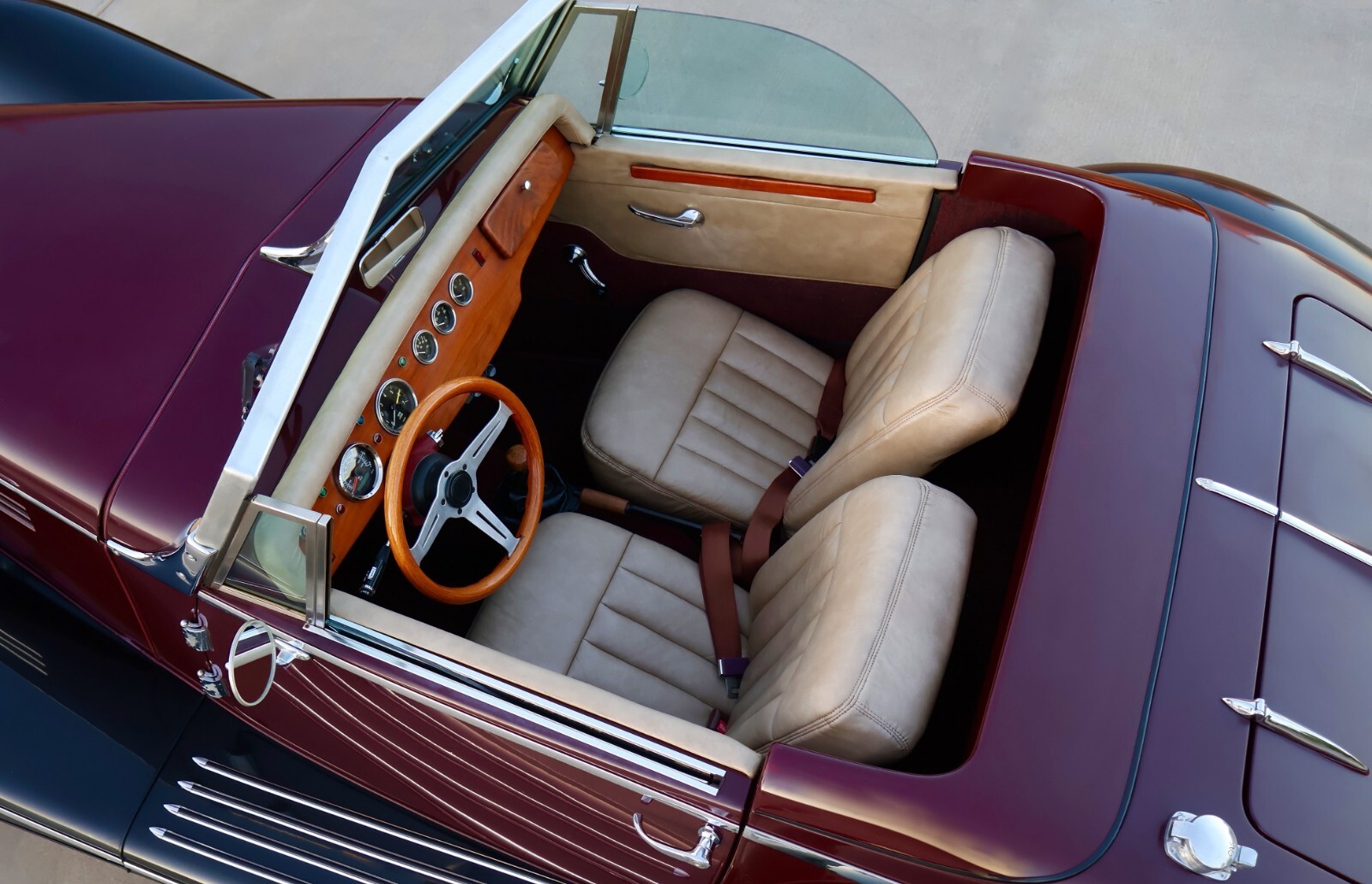 ReplicaKit-Makes-Mercedes-500K-Marlene-1936-Convertible-8