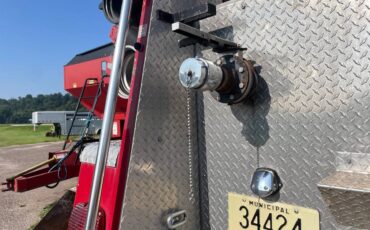 Retired-firetruck-diesel-1985-11