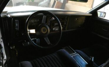 Rivera-2-door-1980-white-3