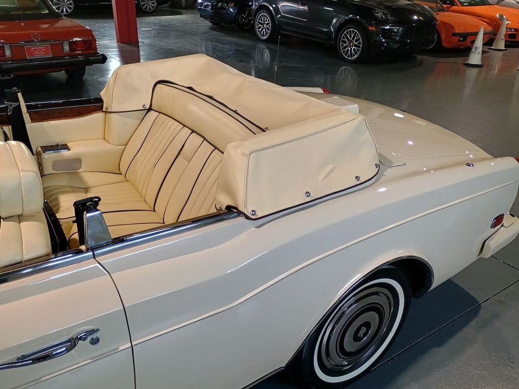 Rolls-Royce-Corniche-1986-Convertible-9