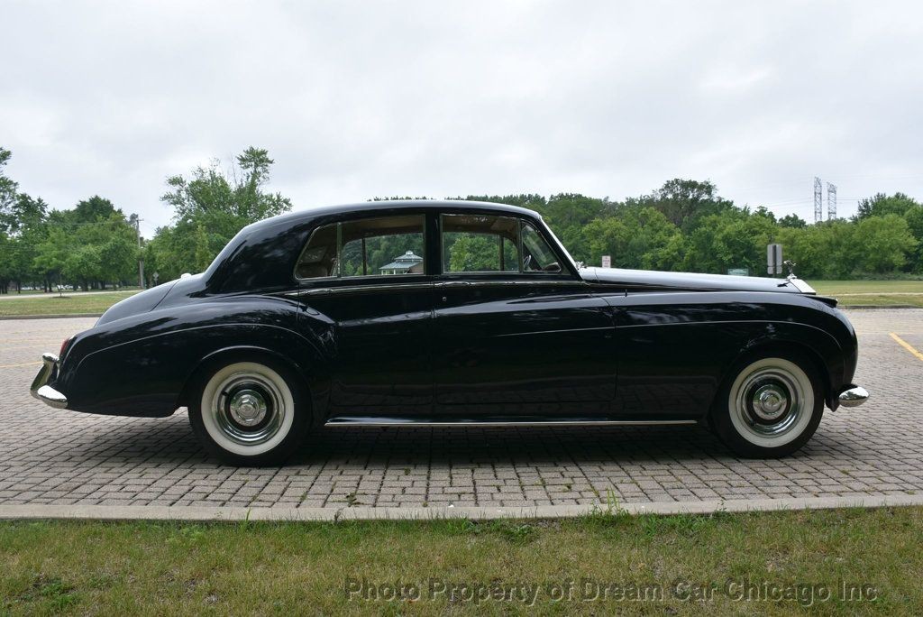 Rolls-Royce-Silver-Cloud-1957-Sedan-9