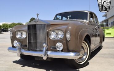Rolls-Royce-Silver-Cloud-1965-sedan-31