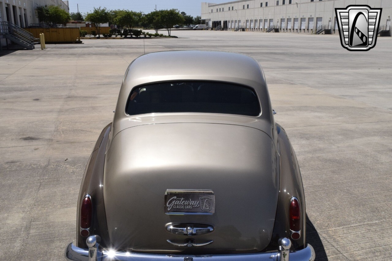 Rolls-Royce-Silver-Cloud-1965-sedan-38