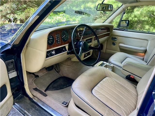 Rolls-Royce-Silver-SpiritSpurDawn-1983-16