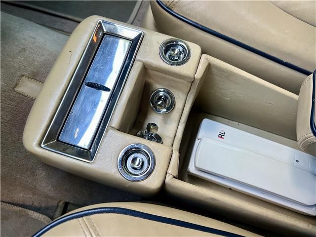 Rolls-Royce-Silver-SpiritSpurDawn-1983-20