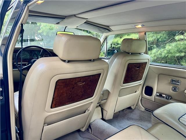 Rolls-Royce-Silver-SpiritSpurDawn-1983-22