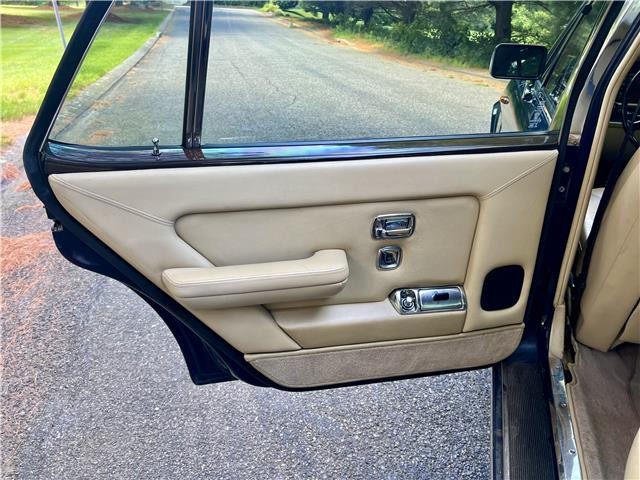Rolls-Royce-Silver-SpiritSpurDawn-1983-24