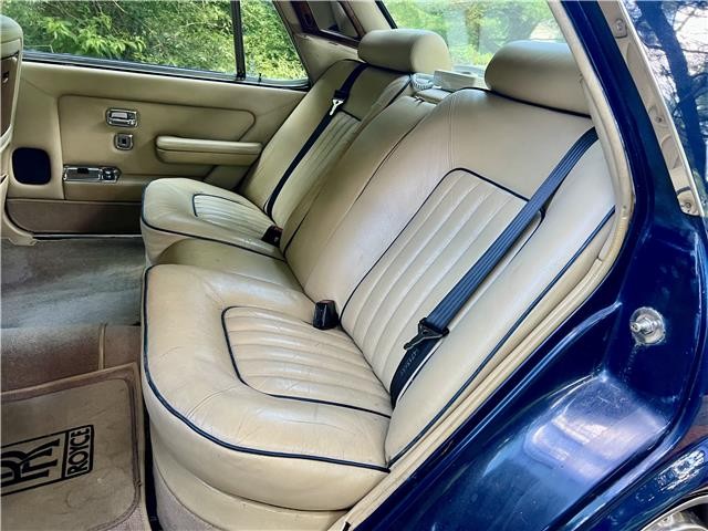 Rolls-Royce-Silver-SpiritSpurDawn-1983-25