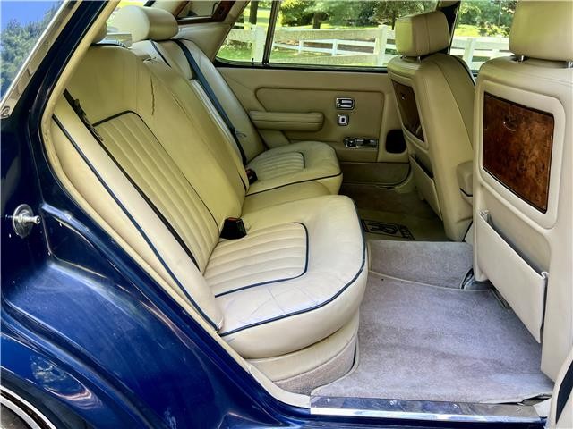 Rolls-Royce-Silver-SpiritSpurDawn-1983-32
