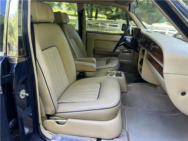 Rolls-Royce-Silver-SpiritSpurDawn-1983-34