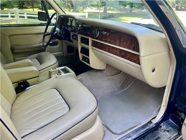 Rolls-Royce-Silver-SpiritSpurDawn-1983-35
