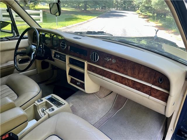 Rolls-Royce-Silver-SpiritSpurDawn-1983-36