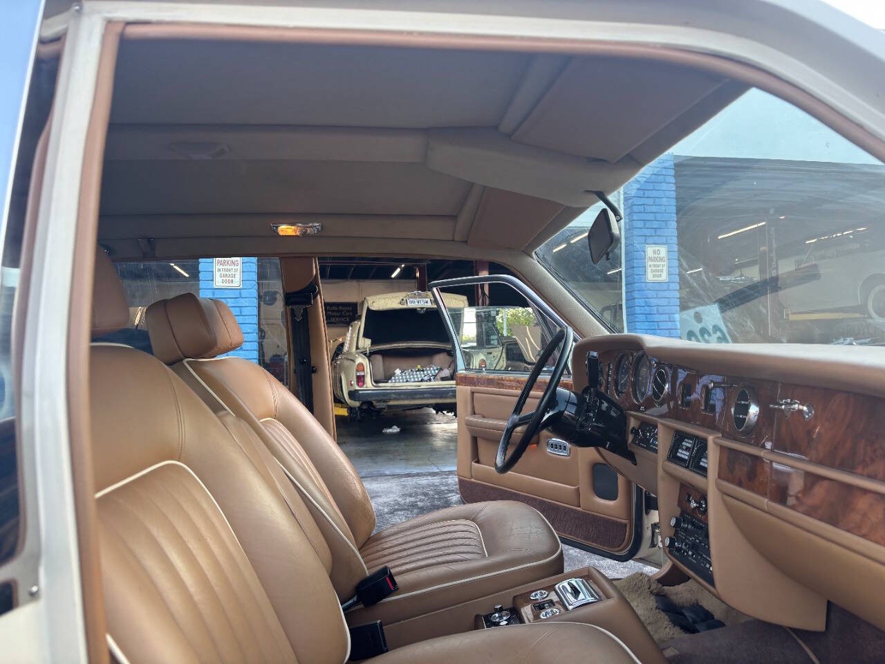 Rolls-Royce-Silver-SpiritSpurDawn-1987-Sedan-11