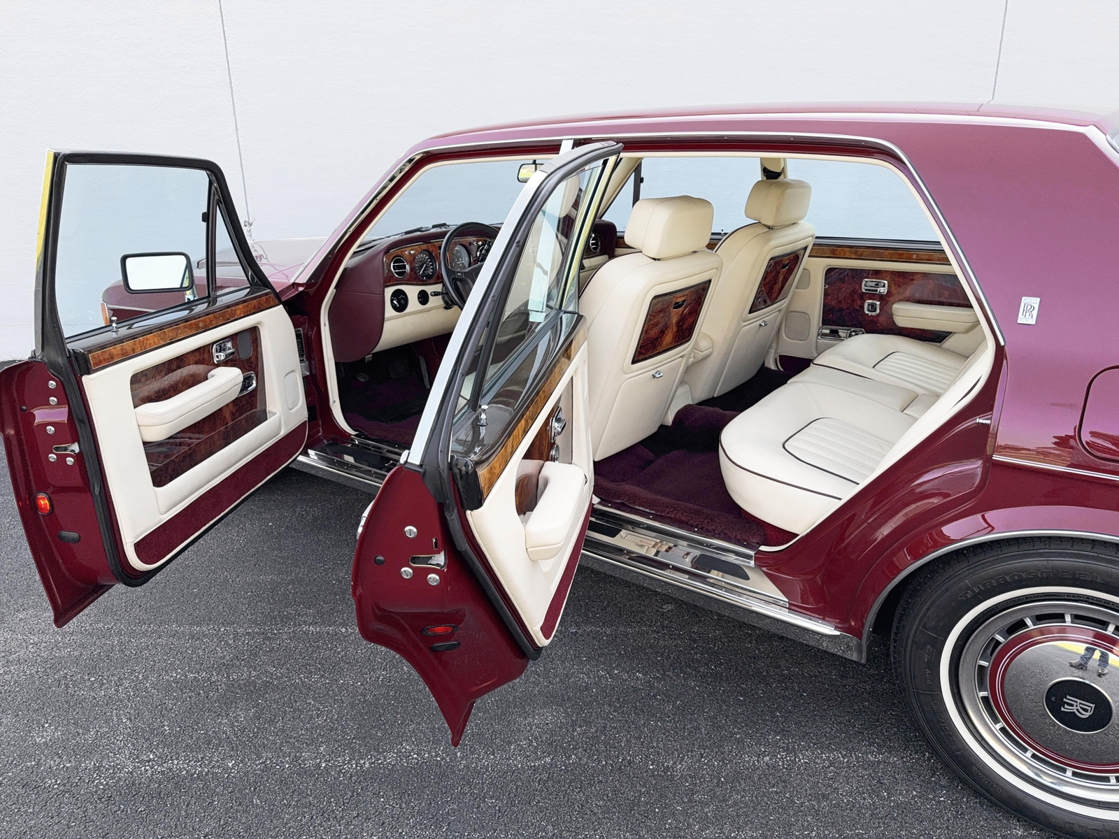 Rolls-Royce-Silver-SpiritSpurDawn-1990-19