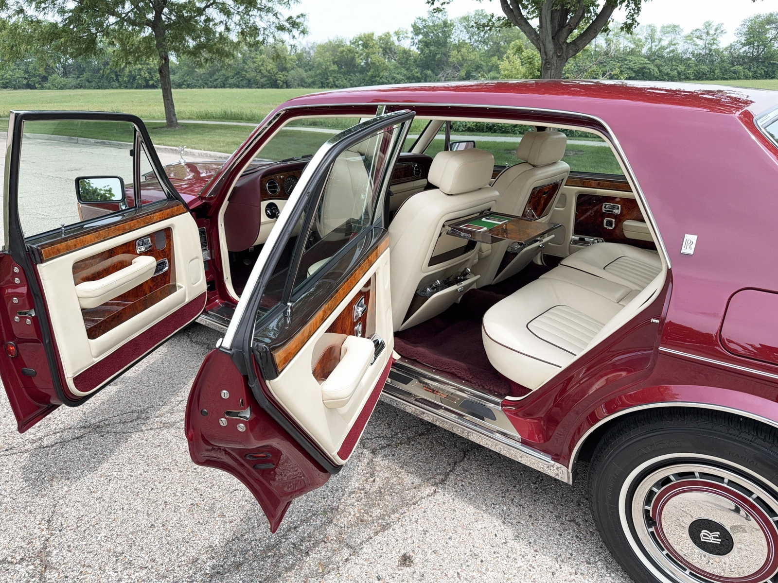 Rolls-Royce-Silver-SpiritSpurDawn-1990-2