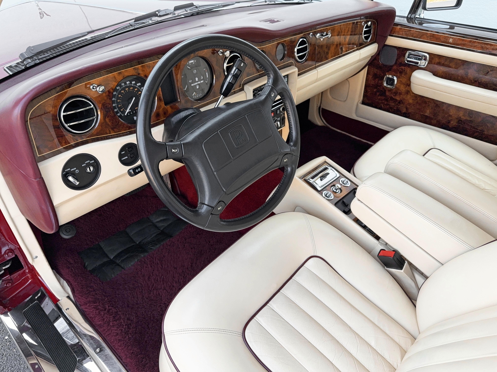 Rolls-Royce-Silver-SpiritSpurDawn-1990-20