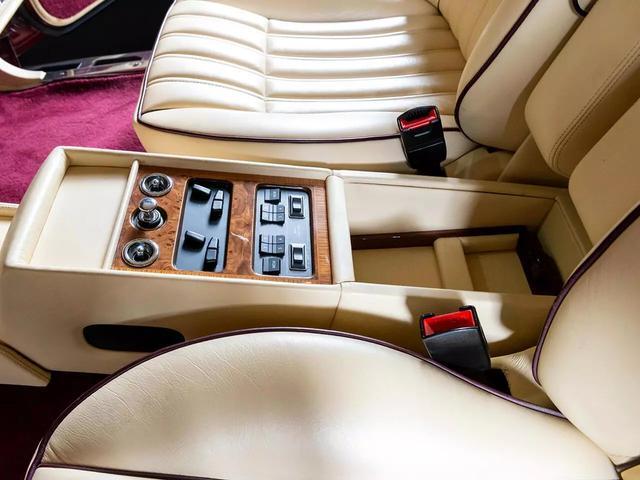 Rolls-Royce-Silver-SpiritSpurDawn-1995-12