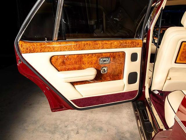 Rolls-Royce-Silver-SpiritSpurDawn-1995-17