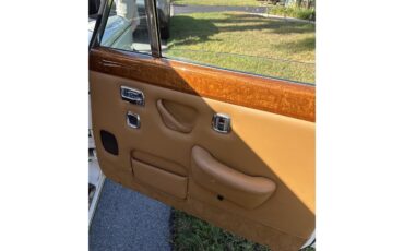 Rolls-royce-Silver-shadow-1971-pearl-white-tan-1