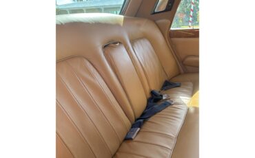 Rolls-royce-Silver-shadow-1971-pearl-white-tan-10