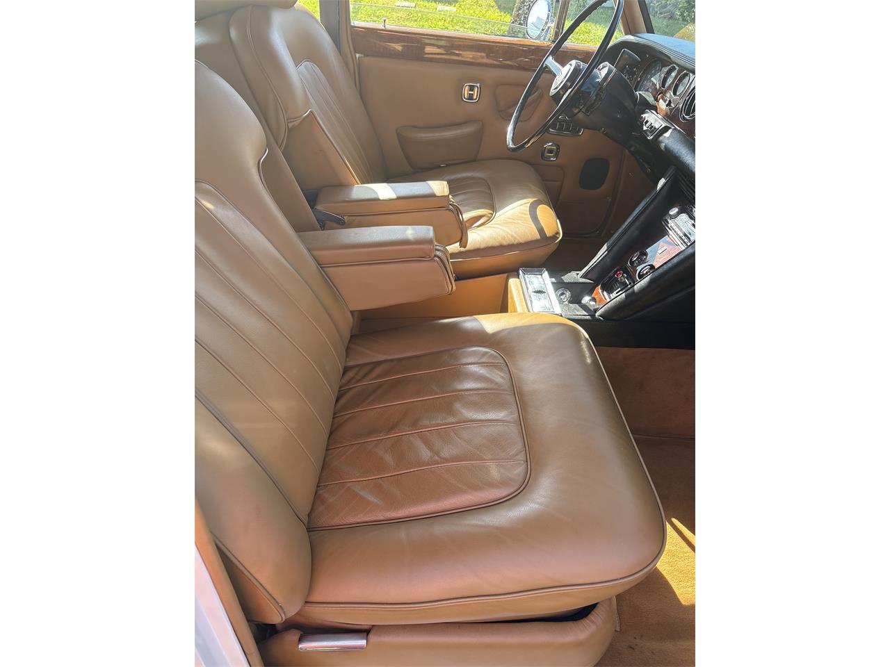 Rolls-royce-Silver-shadow-1971-pearl-white-tan-12