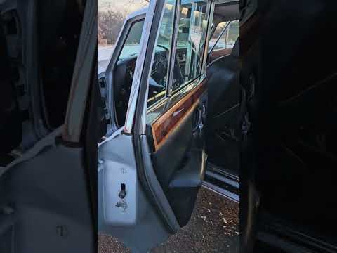 Rolls-royce-Silver-shadow-1974-Silver-Black-1