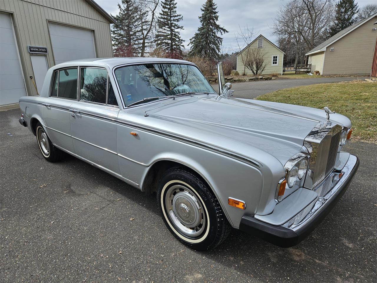 Rolls-royce-Silver-shadow-1974-Silver-Black-12