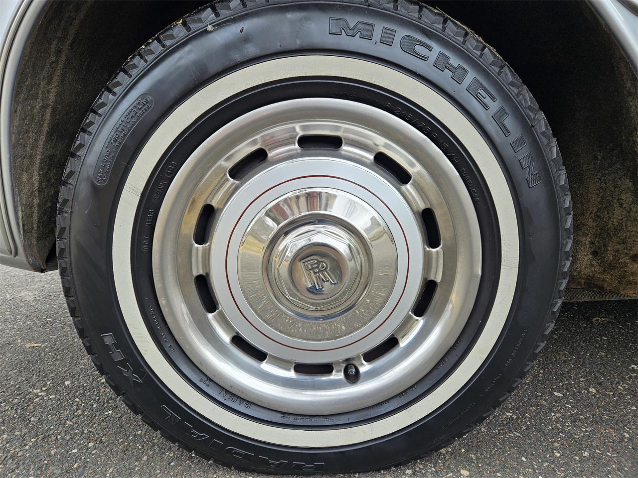 Rolls-royce-Silver-shadow-1974-Silver-Black-17