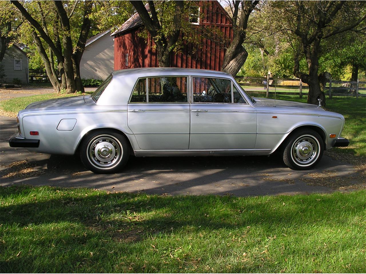 Rolls-royce-Silver-shadow-1974-Silver-Black-3