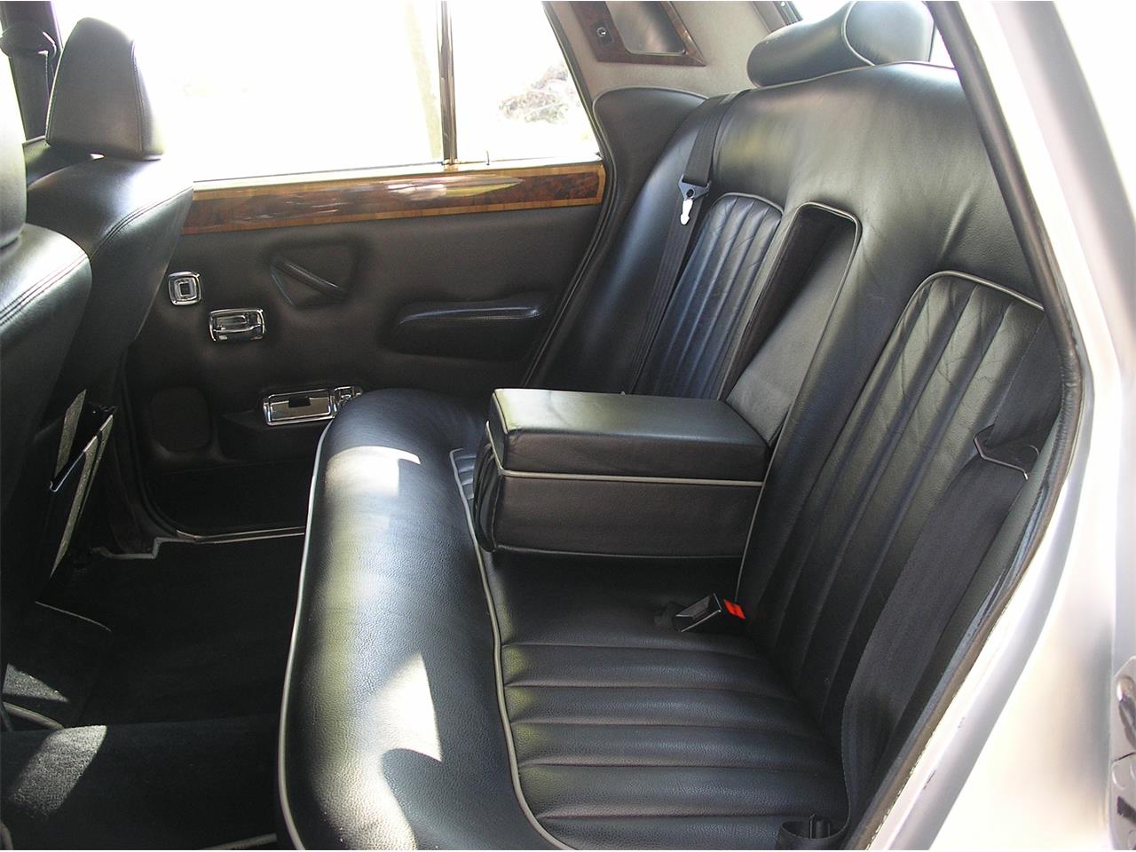 Rolls-royce-Silver-shadow-1974-Silver-Black-6
