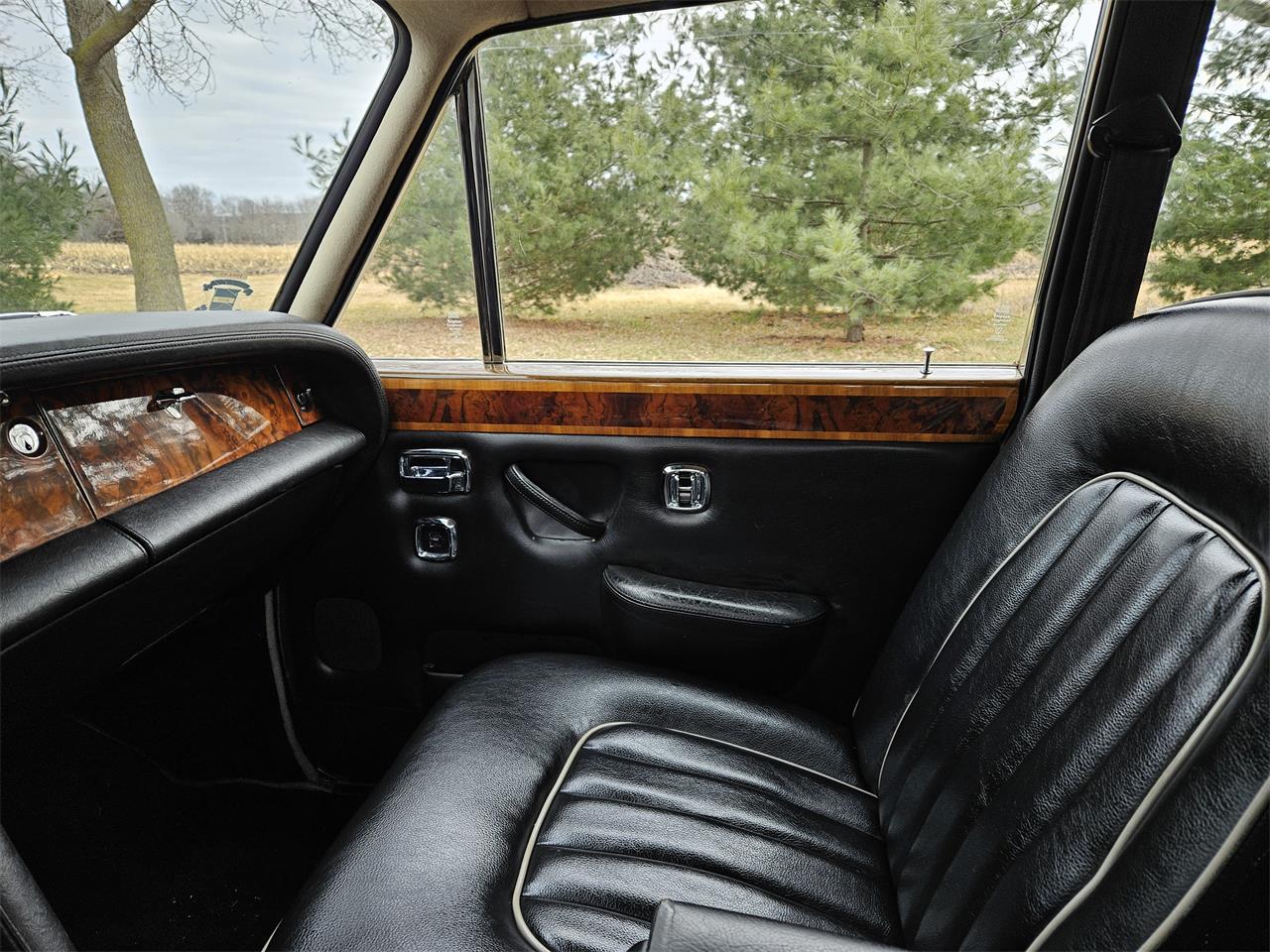 Rolls-royce-Silver-shadow-1974-Silver-Black-7