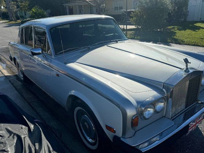 Rolls-royce-Silver-shadow-1979-Two-Tone-SilverWhit-14