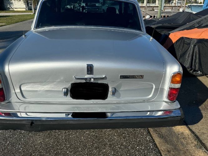Rolls-royce-Silver-shadow-1979-Two-Tone-SilverWhit-2