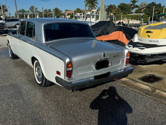 Rolls-royce-Silver-shadow-1979-Two-Tone-SilverWhit-3