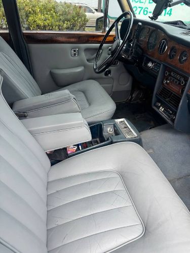 Rolls-royce-Silver-shadow-1979-Two-Tone-SilverWhit-4