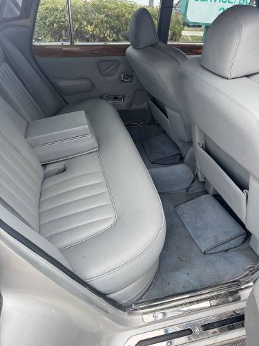 Rolls-royce-Silver-shadow-1979-Two-Tone-SilverWhit-7