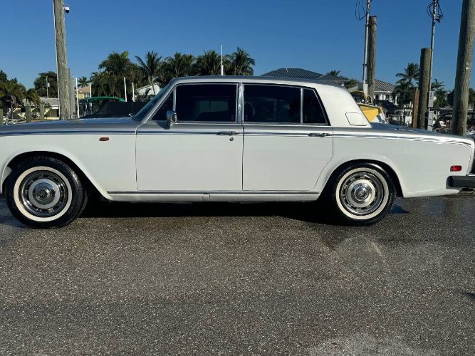 Rolls-royce-Silver-shadow-1979-Two-Tone-SilverWhit-8