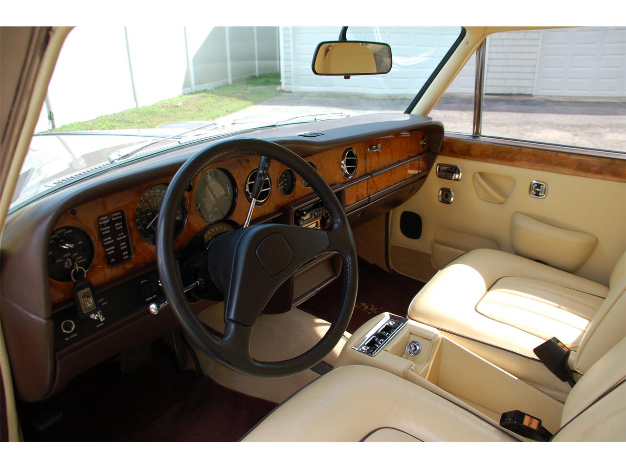 Rolls-royce-Silver-shadow-ii-1979-COGNAC-amp-CHAMPAGNE-PARCHMENT-BRN-PIPING-14