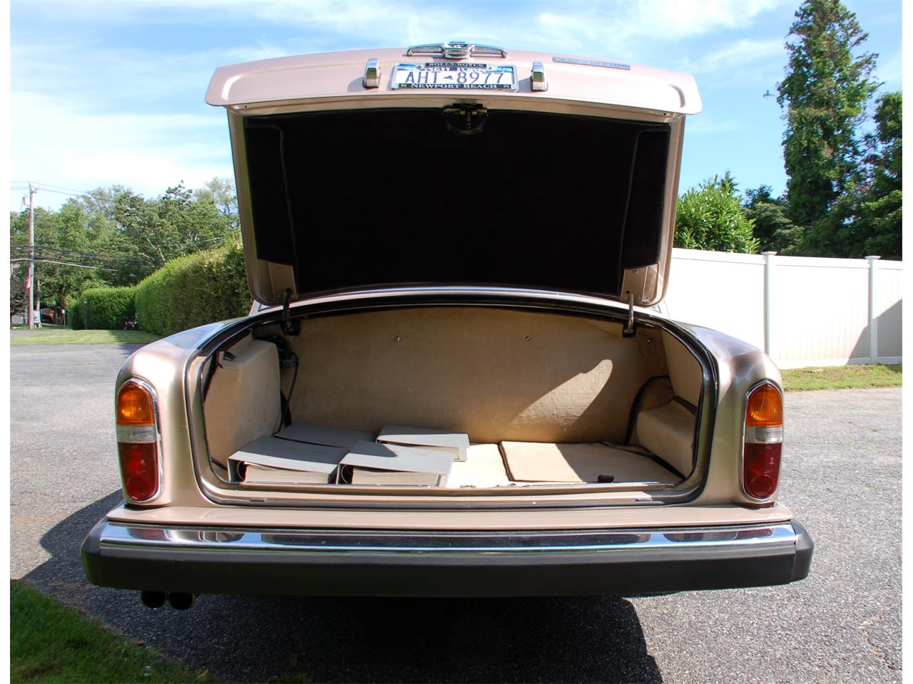 Rolls-royce-Silver-shadow-ii-1979-COGNAC-amp-CHAMPAGNE-PARCHMENT-BRN-PIPING-21