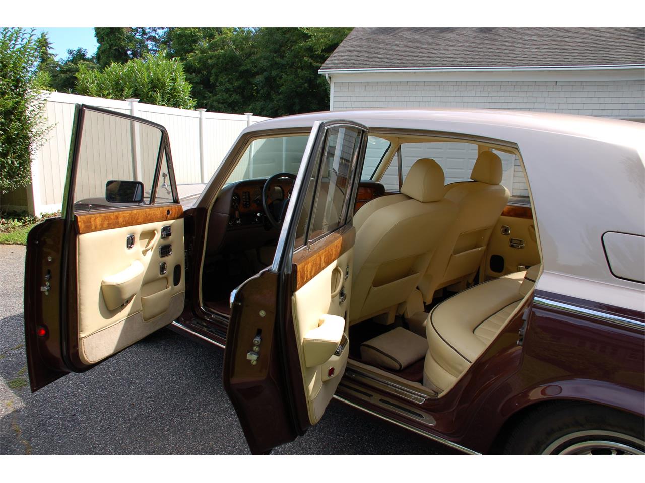 Rolls-royce-Silver-shadow-ii-1979-COGNAC-amp-CHAMPAGNE-PARCHMENT-BRN-PIPING-25