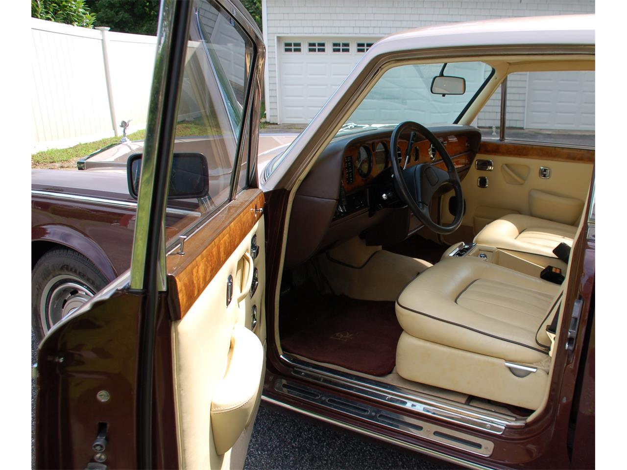 Rolls-royce-Silver-shadow-ii-1979-COGNAC-amp-CHAMPAGNE-PARCHMENT-BRN-PIPING-32