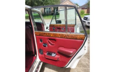 Rolls-royce-Silver-shadow-ii-1980-English-White-Burgundy-Red-10