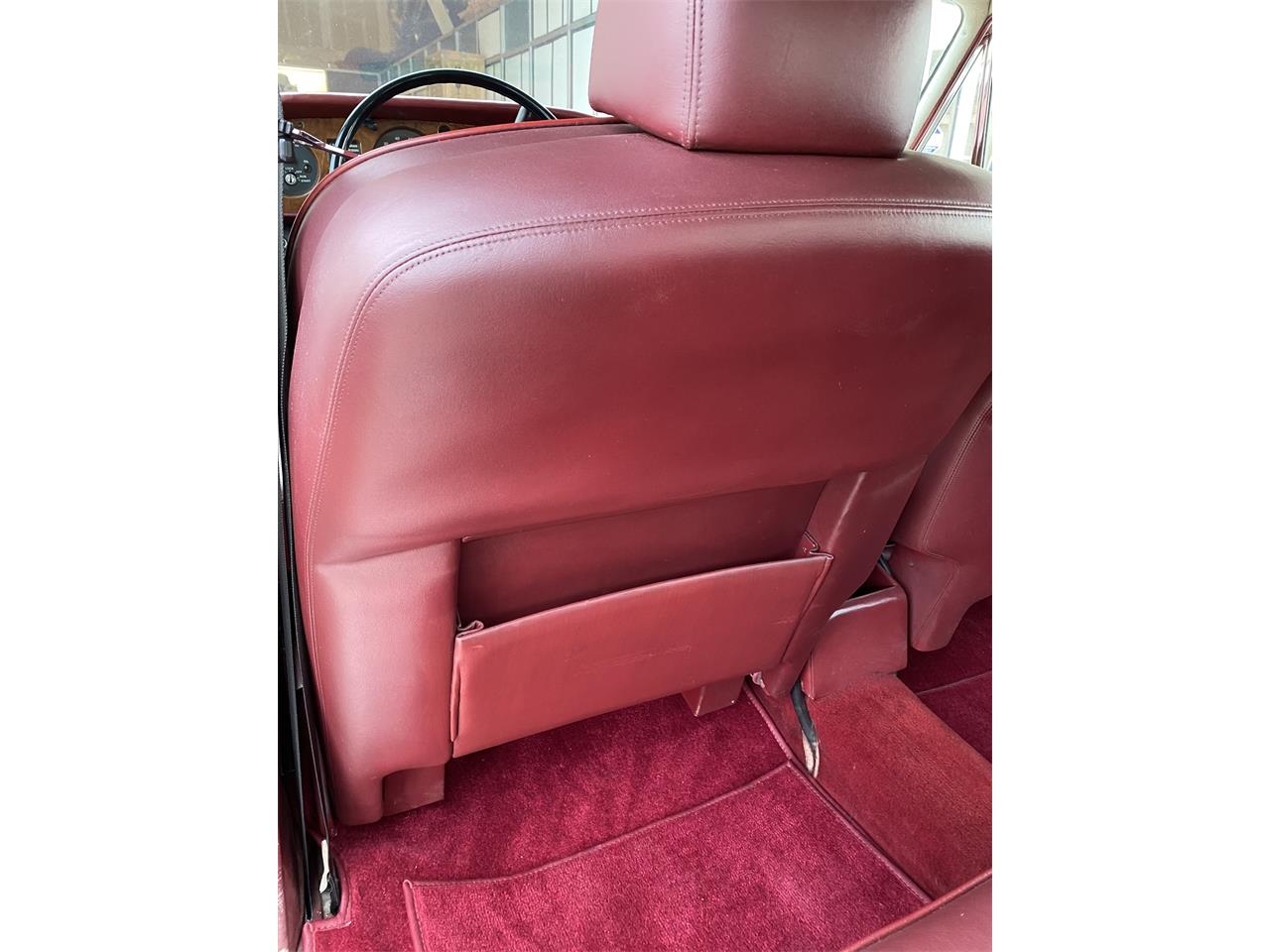 Rolls-royce-Silver-shadow-ii-1980-English-White-Burgundy-Red-11