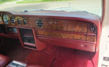 Rolls-royce-Silver-shadow-ii-1980-English-White-Burgundy-Red-20