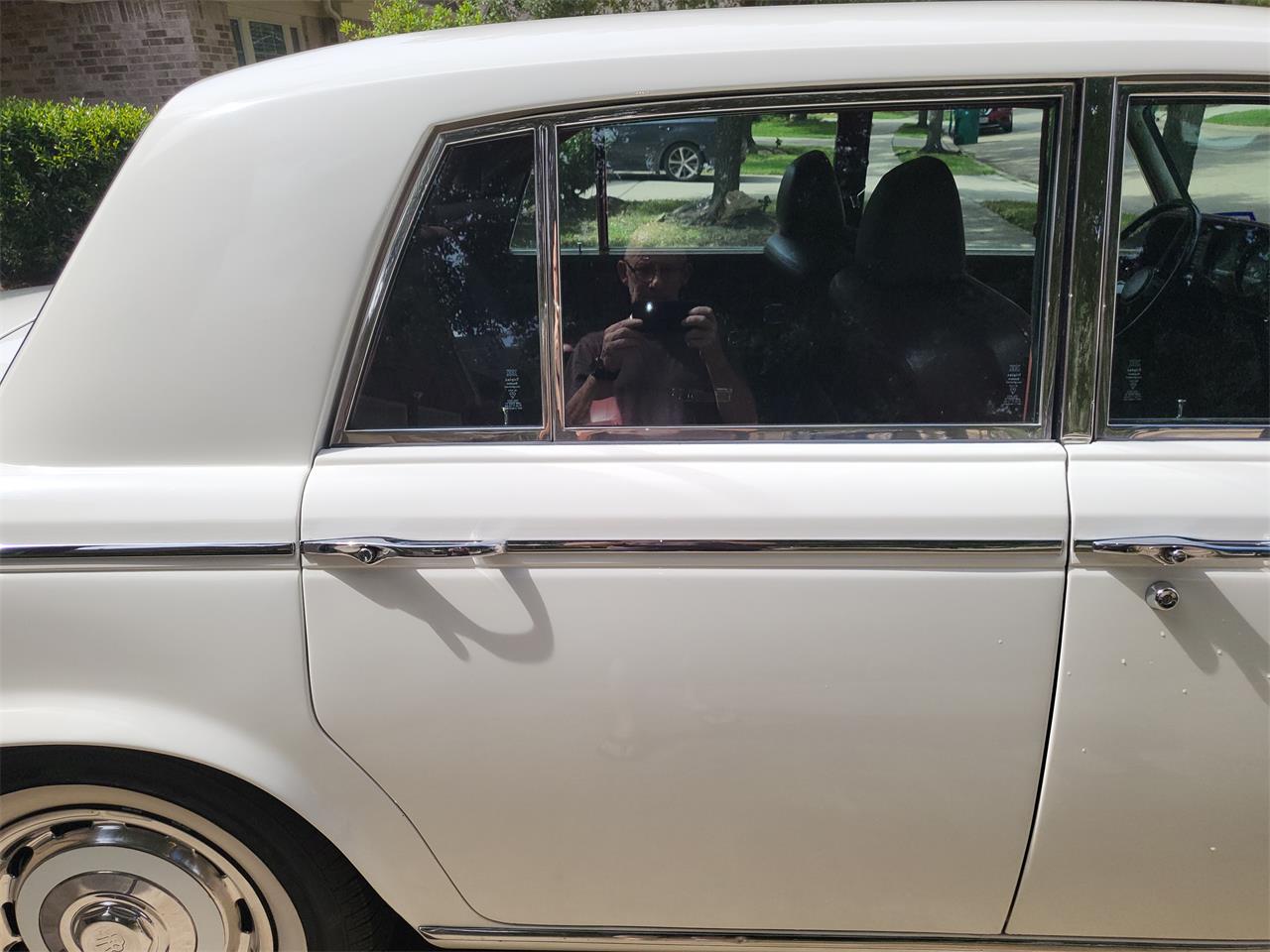Rolls-royce-Silver-shadow-ii-1980-English-White-Burgundy-Red-23